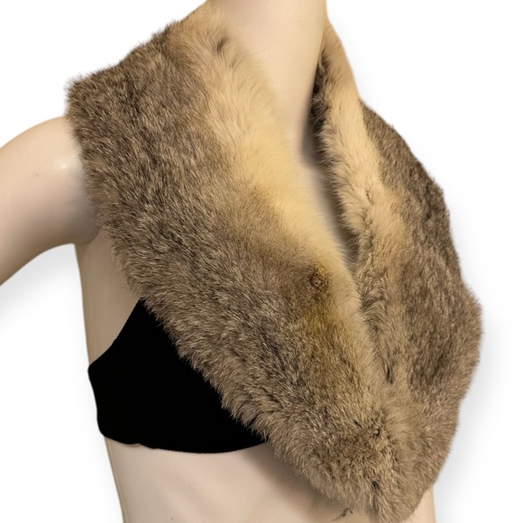 Authentic Vintage White & Grey Fur Shawl Collar - Picture 2 of 7